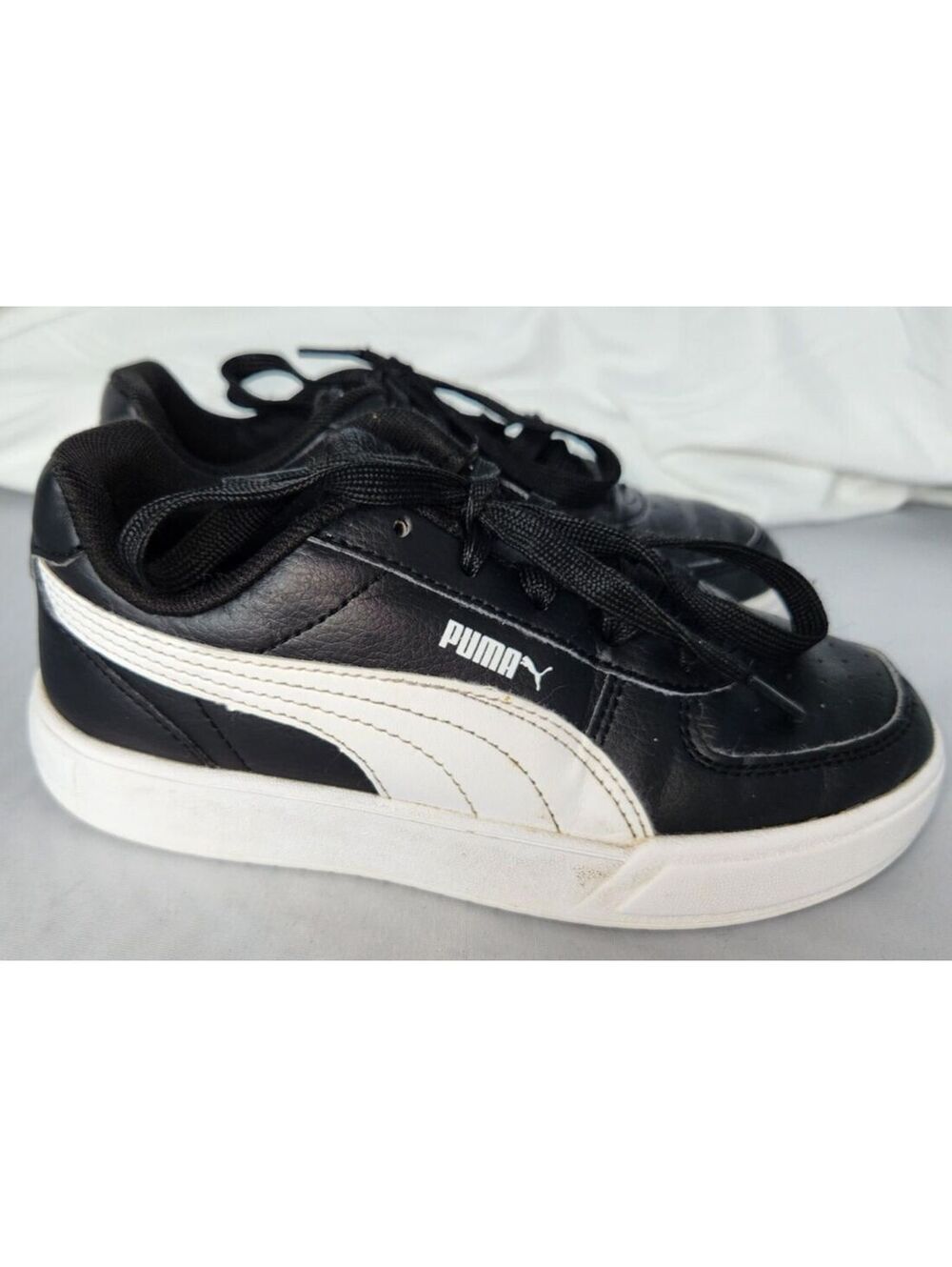 Puma Kids Lace Up Casual Athletic Sneaker Shoes Black & White Youth Size 1C